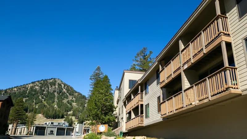 1849 Mountain Rentals at Mammoth's Canyon Lodge
