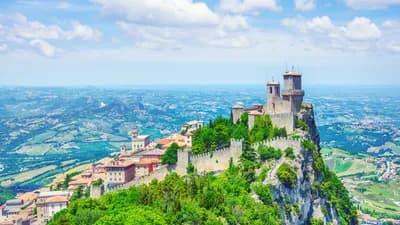 San Marino lockt mit Festungen und Wanderpfaden