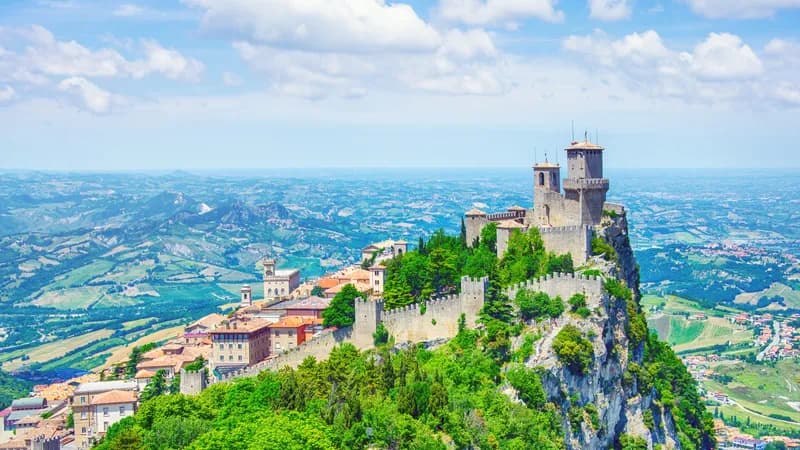 San Marino lockt mit Festungen und Wanderpfaden