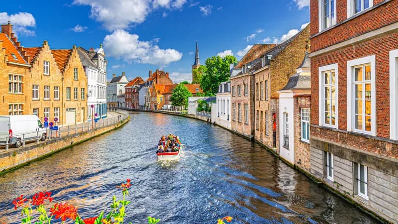 Belgium unites two official languages in everyday life