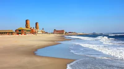 New York: Riis Beach-Badhaus wird neu eröffnet