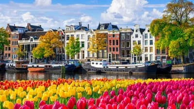 Amsterdam führt LGBTIQ+-Reiseziele 2026 an