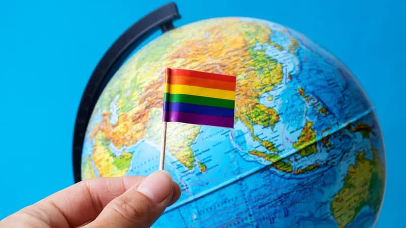 Influenceurs de voyage trans* donnent des conseils queer sûrs