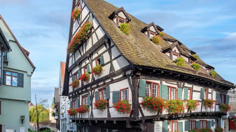 Schiefes Haus in Ulm: Weltrekord und historische Faszination